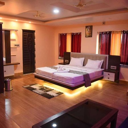 Oyo Hotel Tulusi Inn 博尔普尔 外观 照片