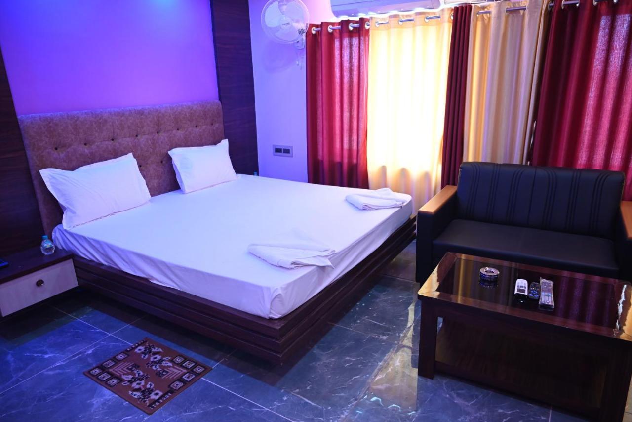 Oyo Hotel Tulusi Inn 博尔普尔 外观 照片