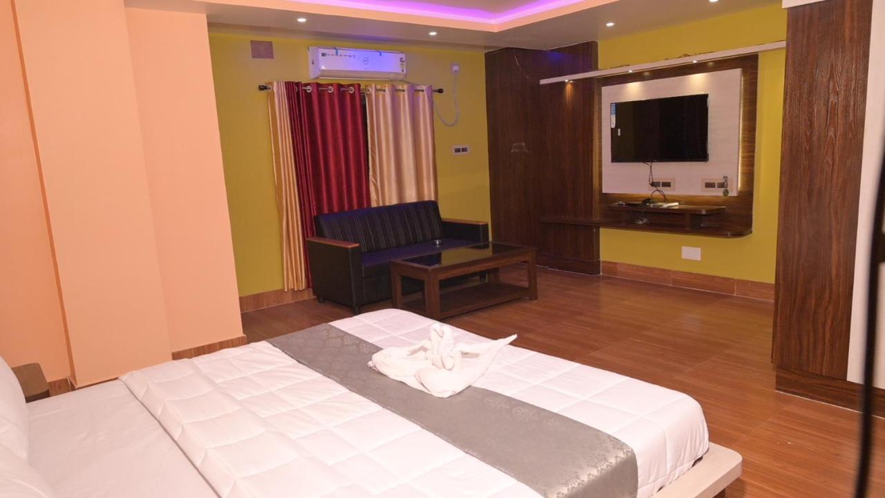 Oyo Hotel Tulusi Inn 博尔普尔 外观 照片