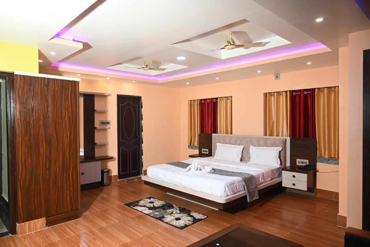 Oyo Hotel Tulusi Inn 博尔普尔 外观 照片