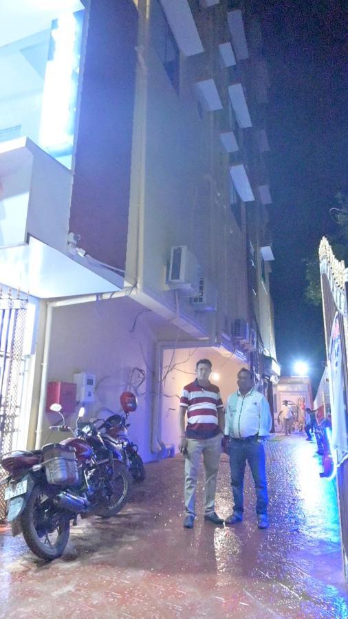 Oyo Hotel Tulusi Inn 博尔普尔 外观 照片