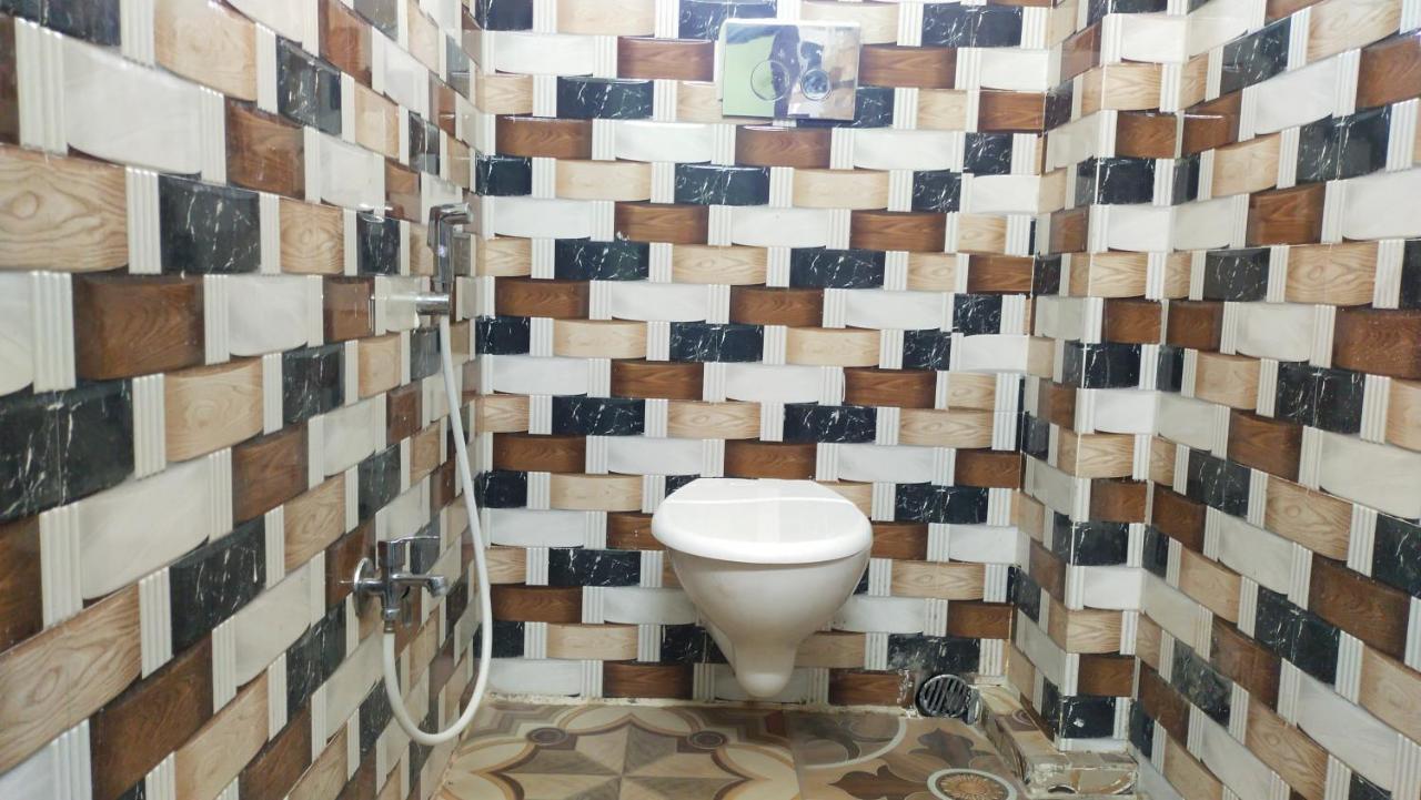 Oyo Hotel Tulusi Inn 博尔普尔 外观 照片